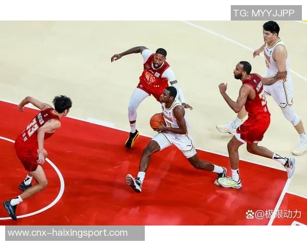 热火与湖人激战回顾球场上的精彩瞬间与战术分析